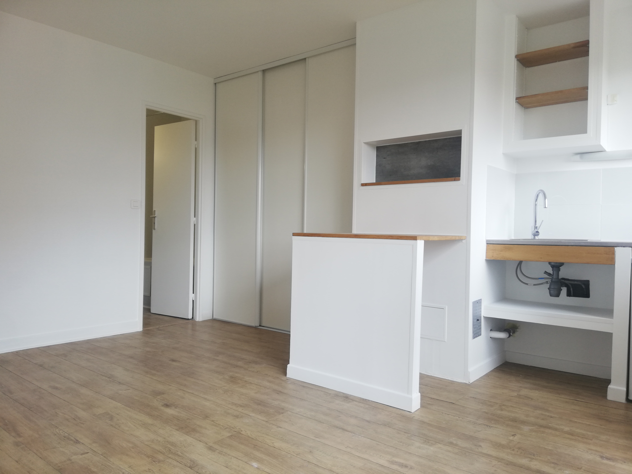 Beau studio, Ivry sur Seine, Mo PIERRE ET MARIE CURIE